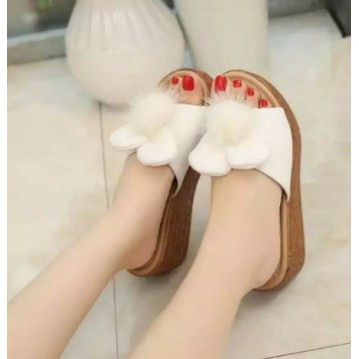 Sandal Wedges Wanita Pom-Pom