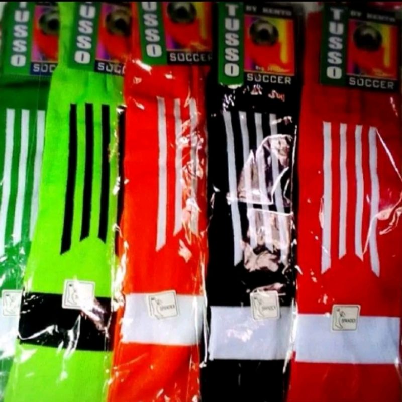 1 lusin 12 pasang kaos kaki BOLA panjang selutut motif garis garis bahan GREES / jangan tergiur dengan harga murah kalau tidak mau di kecewain / belajar lah jadi konstumer yang pandai dan bijak dalam membeli barang