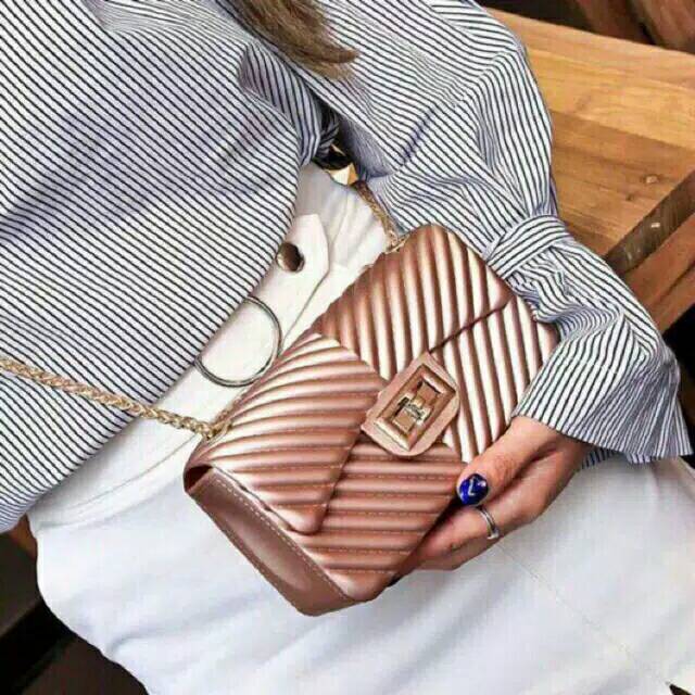 Fashion chanel Chevron mini mate 18 cm import ,tas wanita Chevron jelly mate