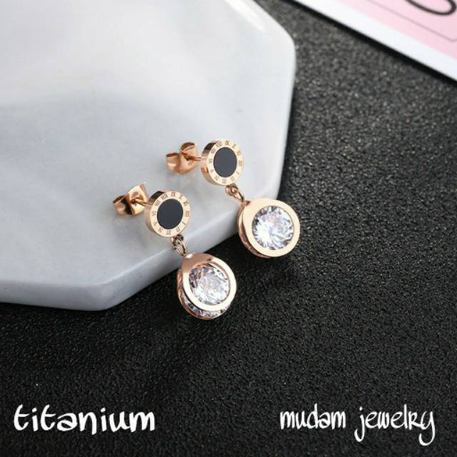 Anting Titanium B&lt;lgr Black Dengan Kristal Rose Gold, Gold dan Silver