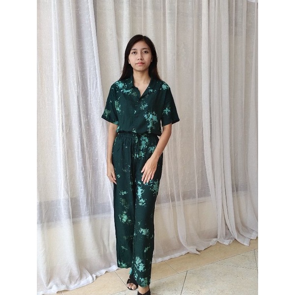 One Set Setelan Tie Dye Bali Kemeja Lengan Pendek - ONE SET Piyama Tie Dye Wanita & Pria GROSIR-GKS HijauBotol