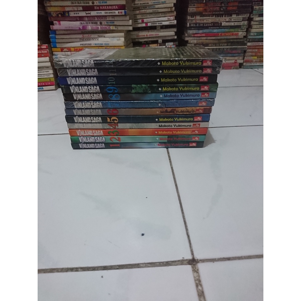 Komik Vinland saga 1-12 set 2 - Makoto Yukimura