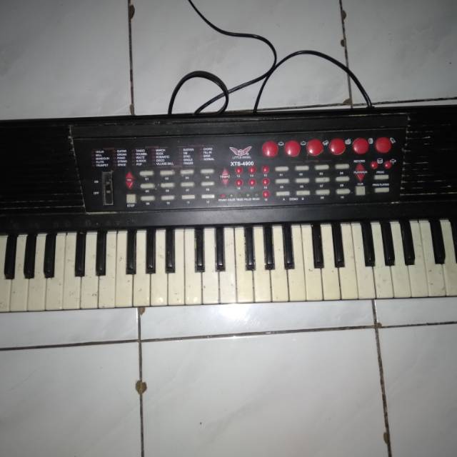 Keyboard piano xts 4900