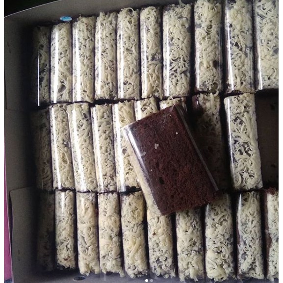 

Bolu Coklat Toping Keju 30 x 30