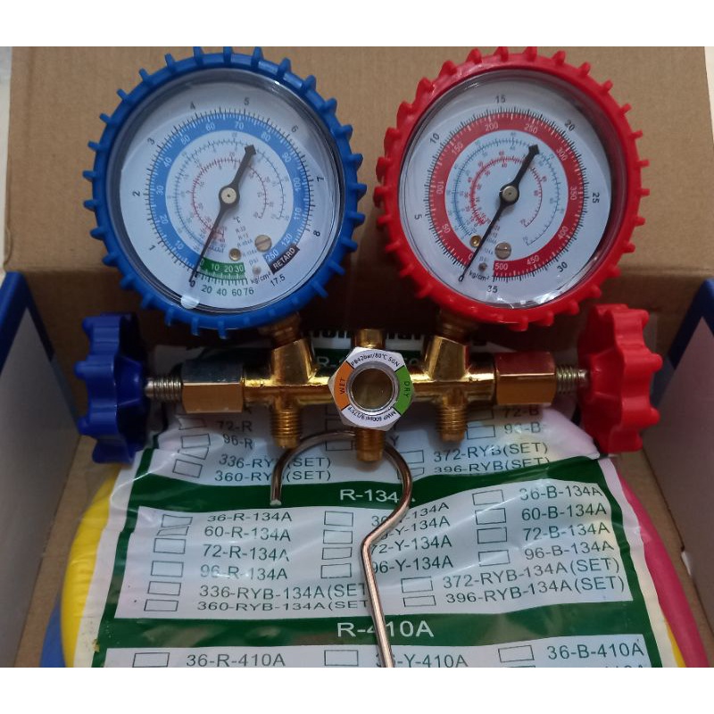 BRASS MANIFOLD GAUGE SET.