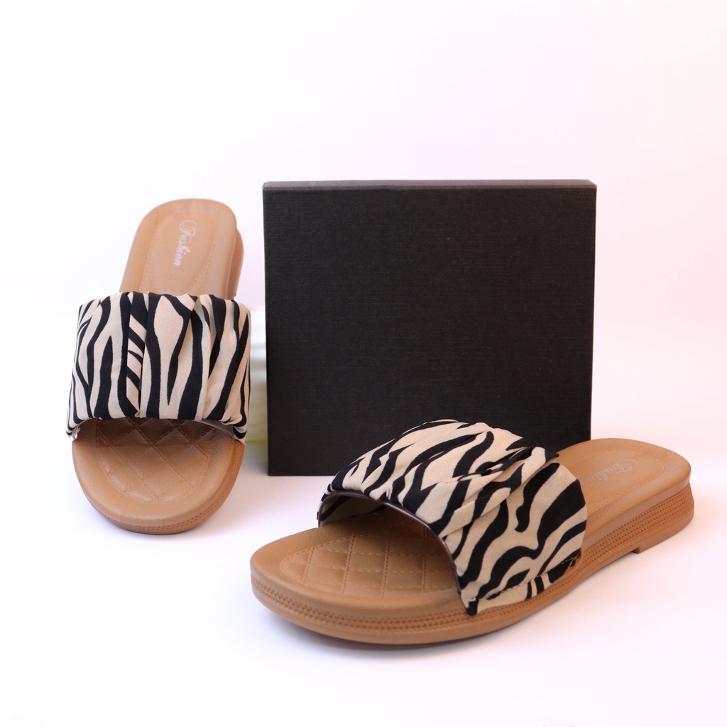 Zora Sandal Wanita Slip On Teplek- Demorin Sendal