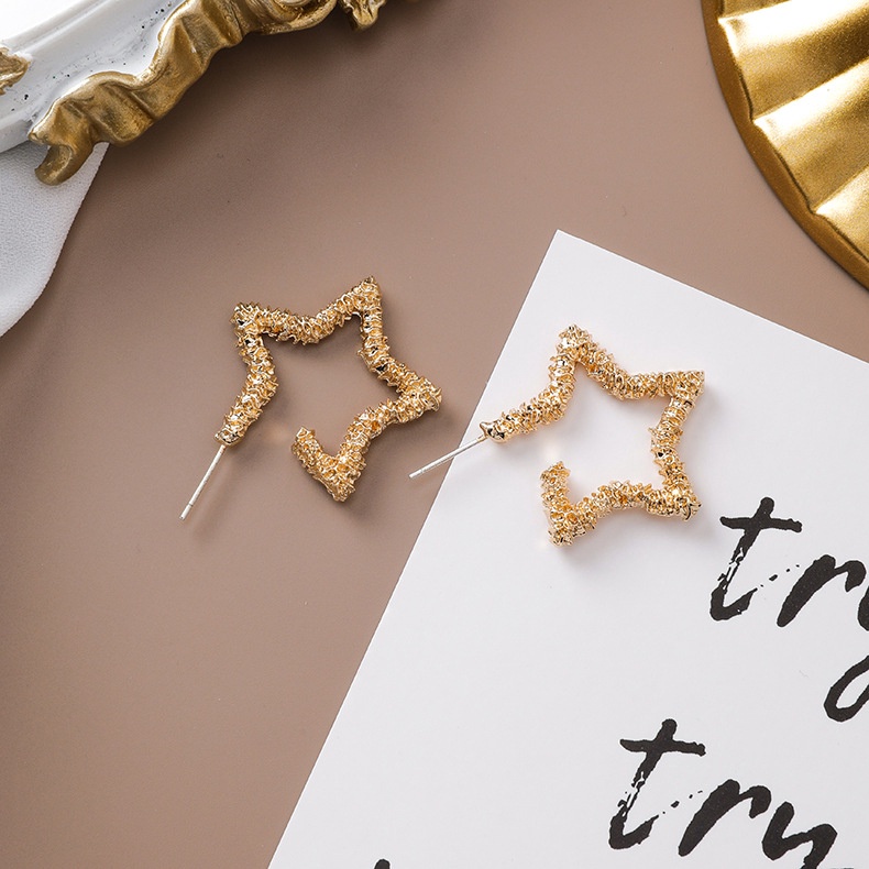 Anting Stud Bentuk Hati Warna Emas Bahan 925 Silver Gaya Retro Korea