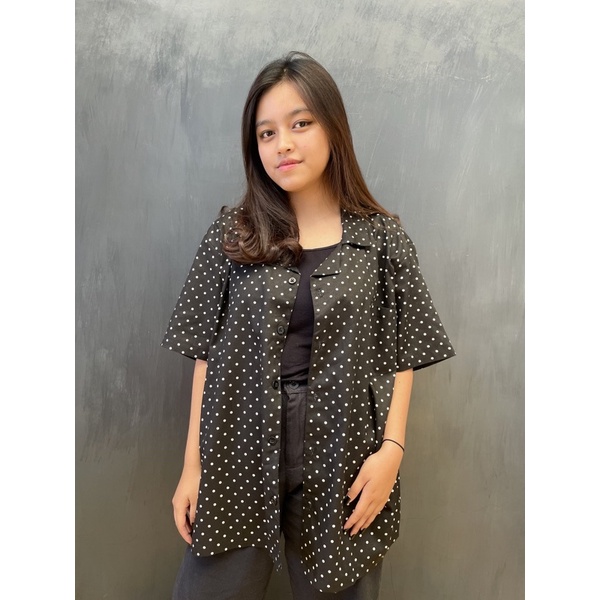 KEMEJA OVERSIZE POLKADOT HITAM SHESHE