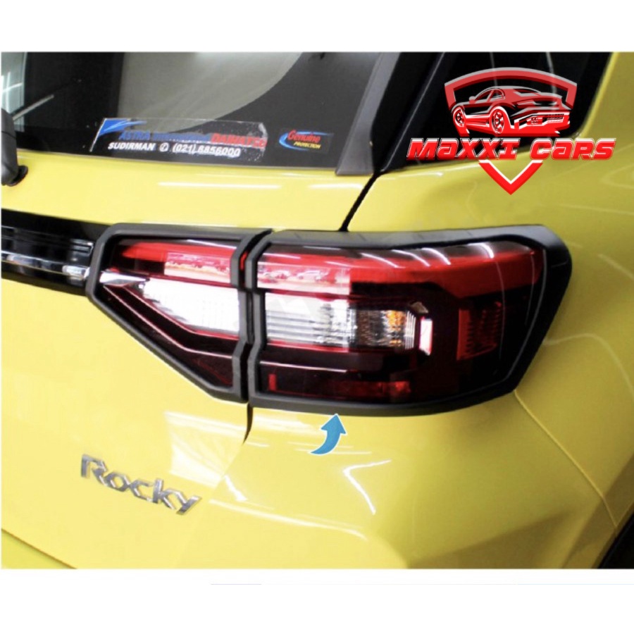 Garnish Belakang Daihatsu Rocky Warna Hitam MC List Lampu Belakang Daihatsu Rocky
