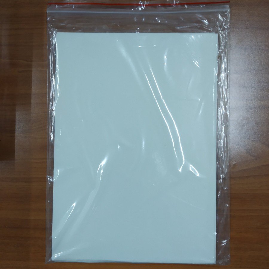 

Kertas Foto Glossy khusus Tinta Pigment / Art Paper Ink Anti UV 200 GRAM A4 Kualitas setara hasil cetak Lab ( Glossy Photo Paper, RC Resin Coated Base, Semi Plastik )