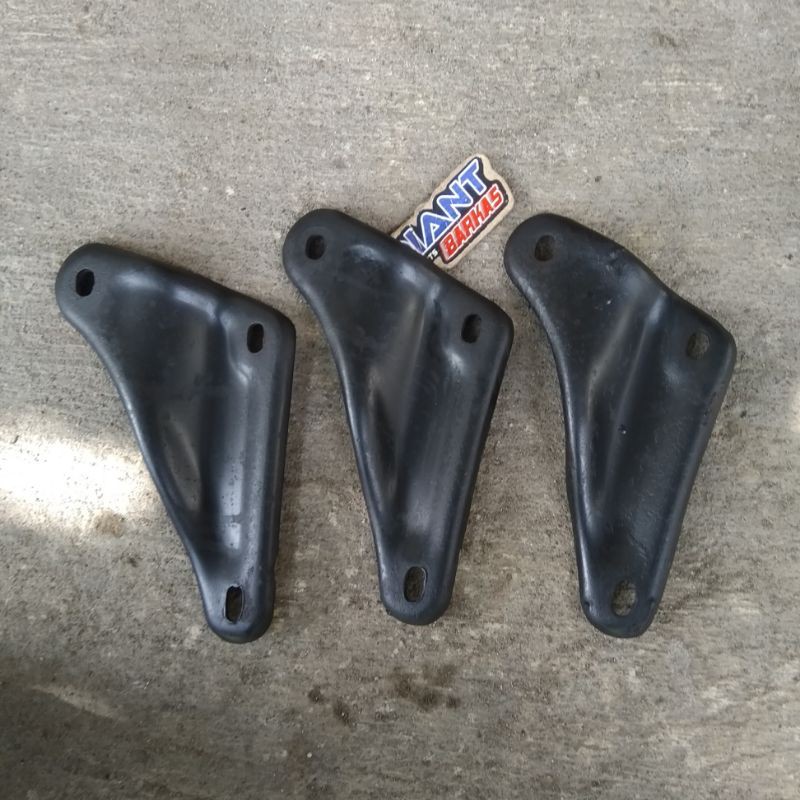 Dudukan knalpot astrea 800 c700 c800 super cup ori