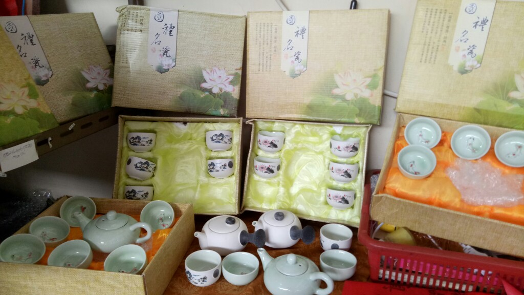 Chinese Tea Pot Set Ceramic C19 Classic 6 Cups Teko Teh Set 6 Cangkir Hadiah Souvenir Gift Box