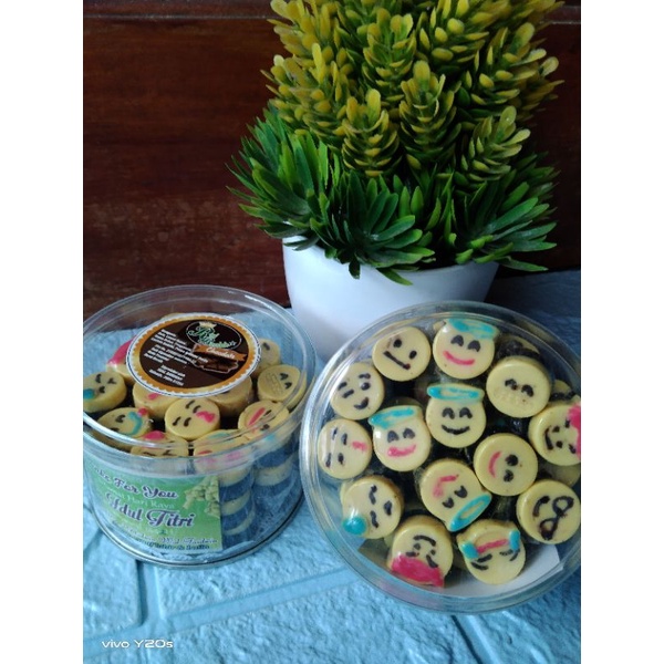 

coklat karakter smile 220-230gr