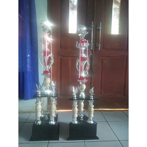 Piala set sepak bola