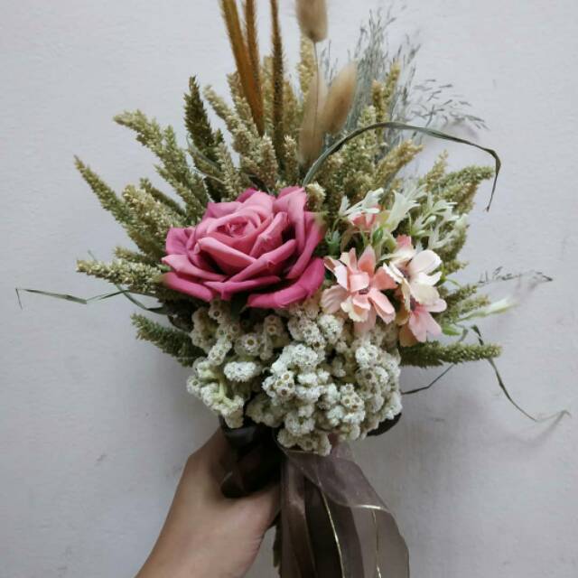 Hand Bouquet Wedding Rustic Flower Buket Bunga Kering Bunga Mawar Edelweis Buket Bunga Wisuda Shopee Indonesia