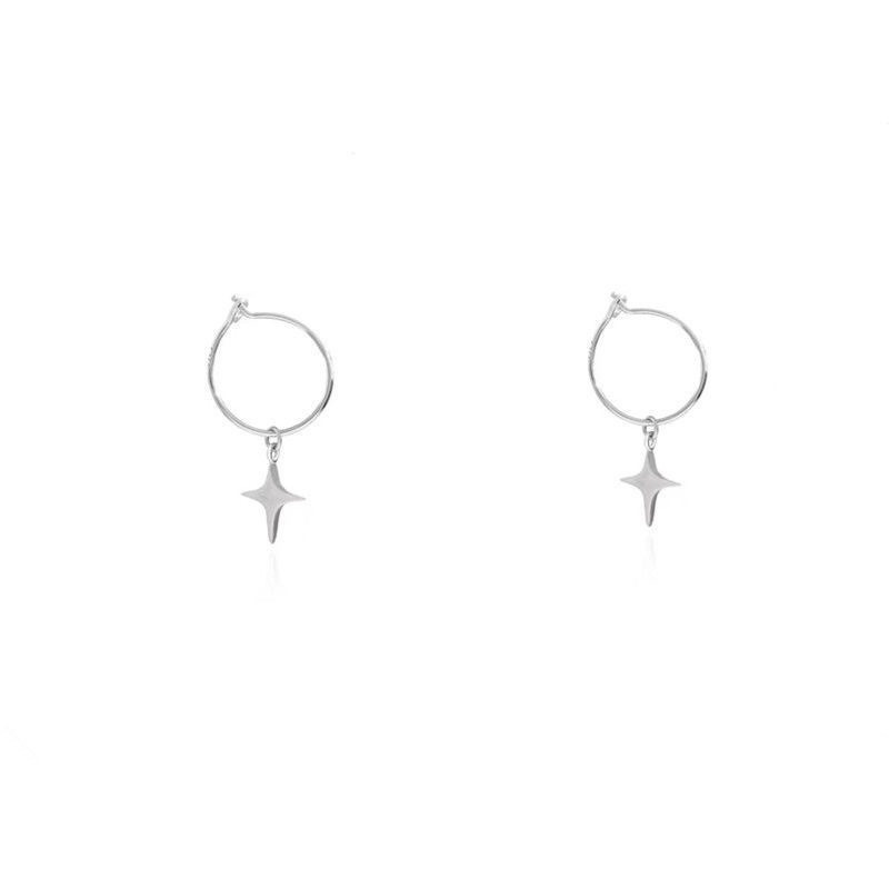 1 Pasang Anting Hoop Bentuk Bintang Lingkaran Warna Silver Gaya Korea Untuk Wanita