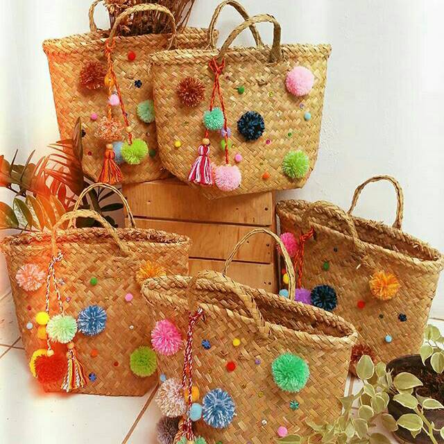 hampers imlek tas Anyam Purun Hias pompom Tassel hampers imlek