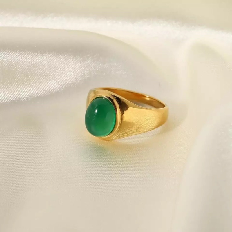 Cincin Batu Giok Hijau Oval Minimalis Ring Gold Titanium Tahan Luntur dan Karat