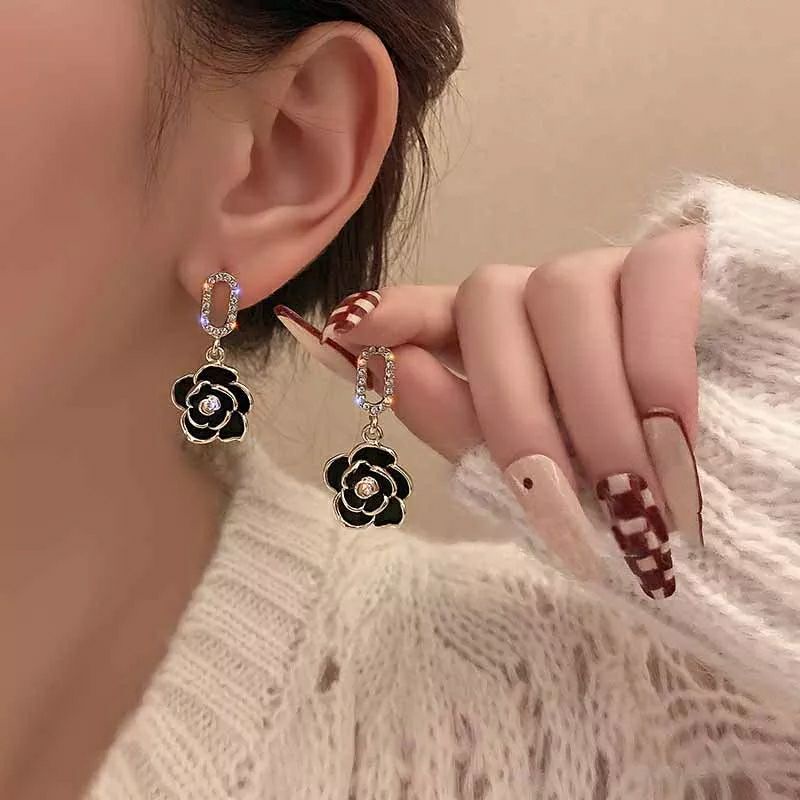 Anting Wanita Tusuk GANTUNG MAWAR/Gaya Korea