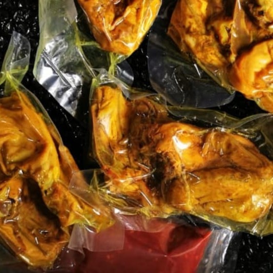 

AYAM GORENG JEMBER LEGEND sejak 1990 (AYAM KAMPUNG) Cabang Semarang