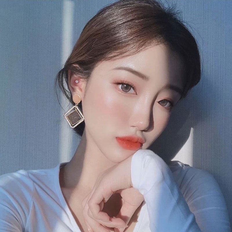 Anting Tusuk Gantung Lapis Silver S925 Bentuk Kotak Hias Berlian Imitasi Gaya Korea Untuk Wanita