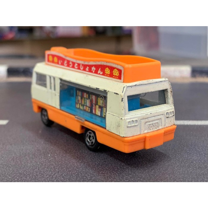 Vintage Tomica 62 Isuzu Journey Q Bookmobile Made in Japan No Box