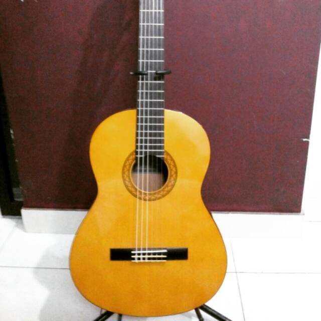 Gitar Akustik Nilon Yamaha (ORIGINAL)
