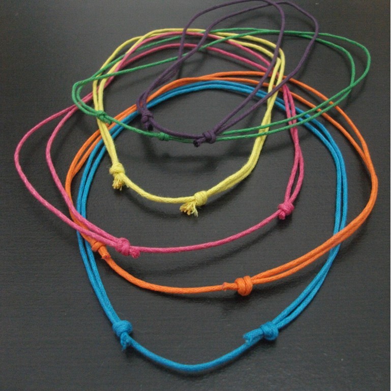 

Tali Kain Warna tarik ulur (5 pcs)