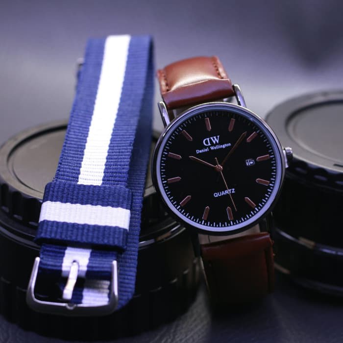 

D.W TANGGAL + KANVAS (ADA 5 WARNA) - I BROWN N W