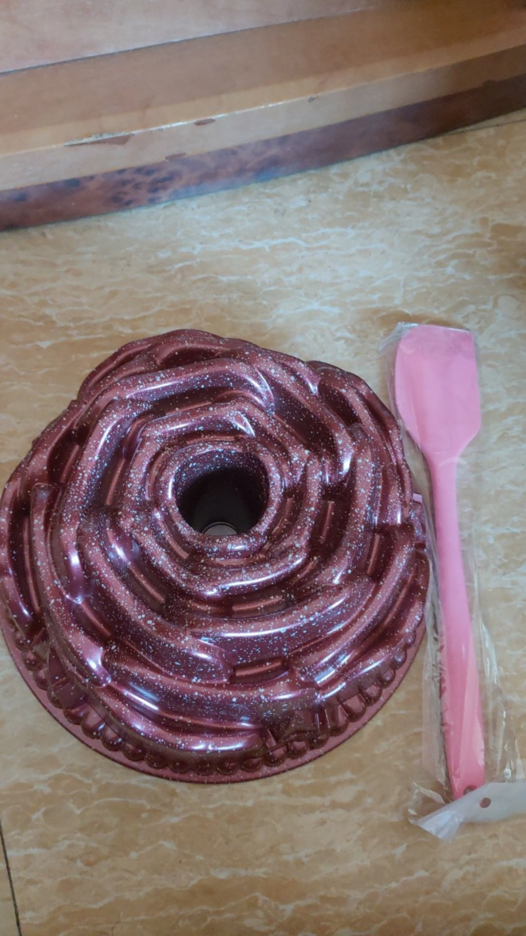 Cetakan Kue Premium Loyang Sultan Rose Pan Mamamix Free Spatula Food Grade 28cm