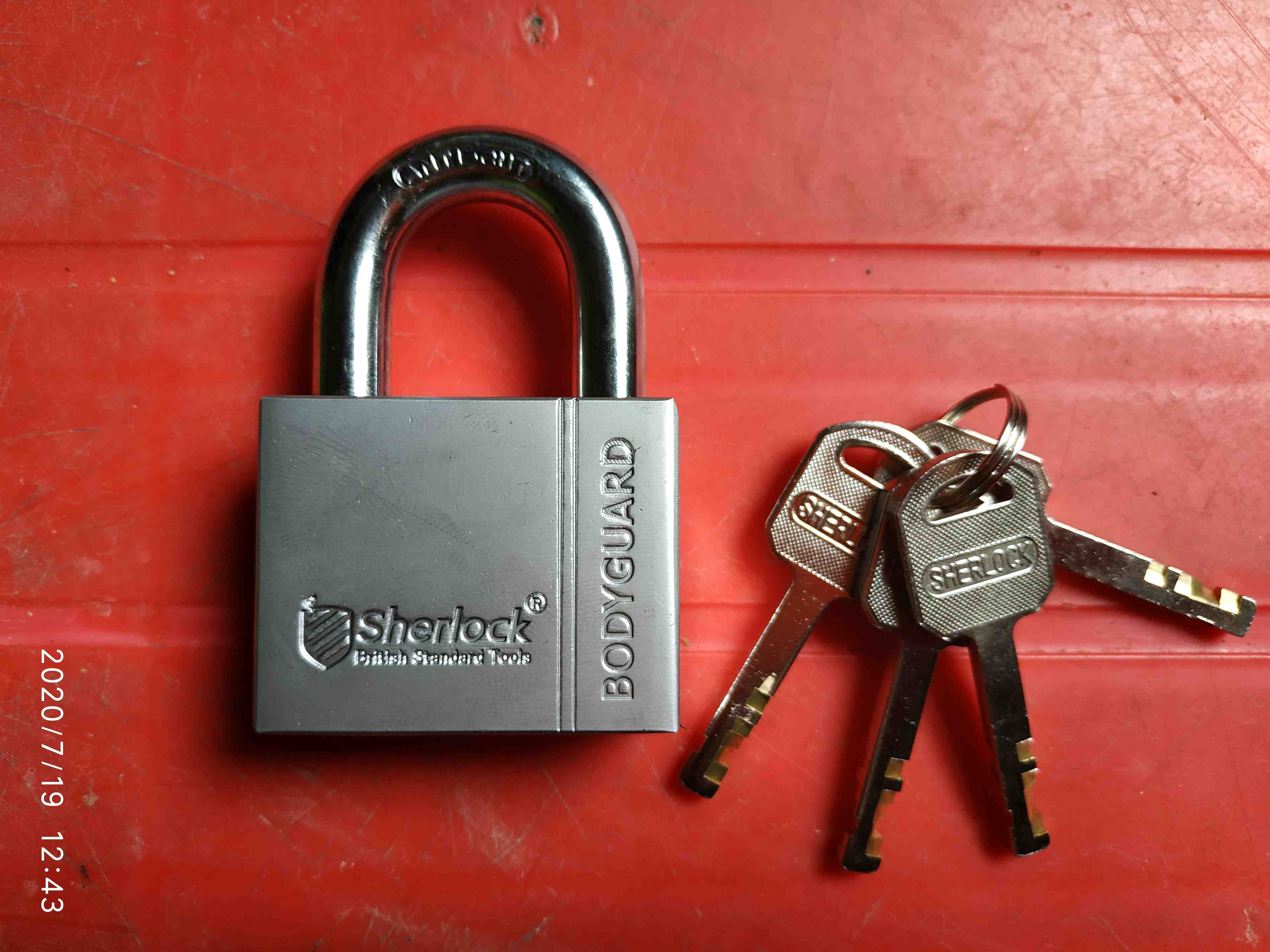 Gembok Sherlock Bodyguard 50mm Leher Panjang