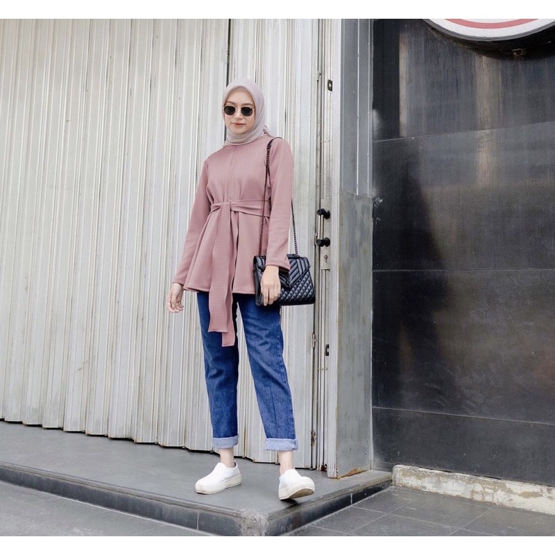 Ruby Blouse Dusty pink L by vanilla hijab