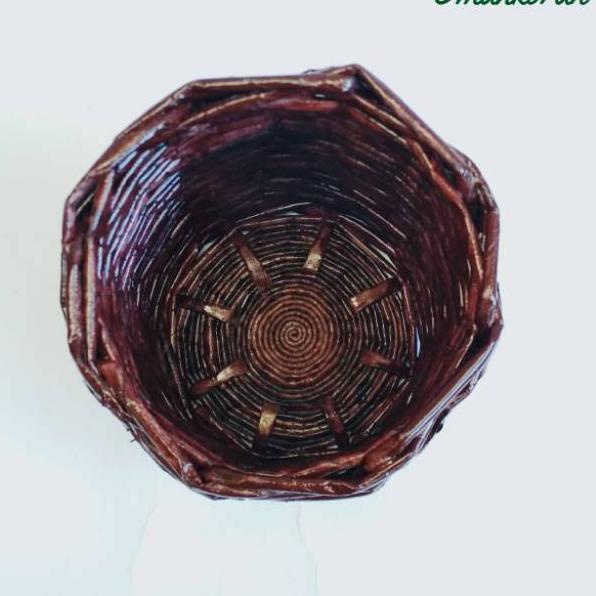 

[KODE PRODUK TVVNE4554] KERAJINAN TANGAN TEMPAT PENSIL ANYAMAN KORAN (COKLAT)