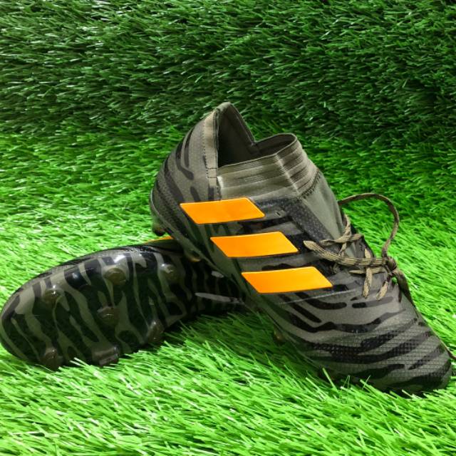 Sepatu Bola Adidas Nemeziz 17.3 Lone Hunter FG BNIB