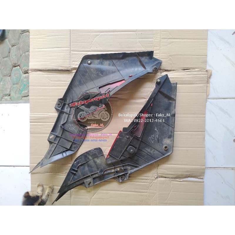 Cover Middle Tengah Aki Samping Old CBR150R OCBR CBR150 CBR 150 R 150R Lokal Lama K45 Ori Copotan
