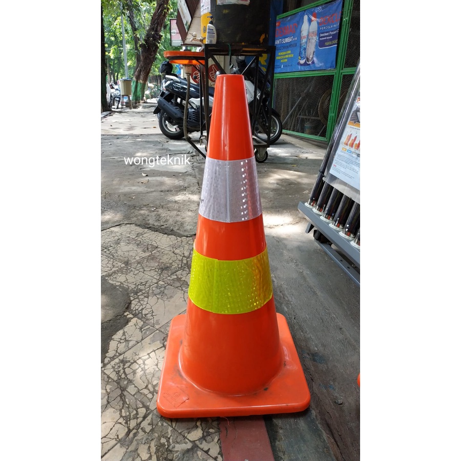 TRAFFIC CONE PEMBATAS JALAN KERUCUT ORANS