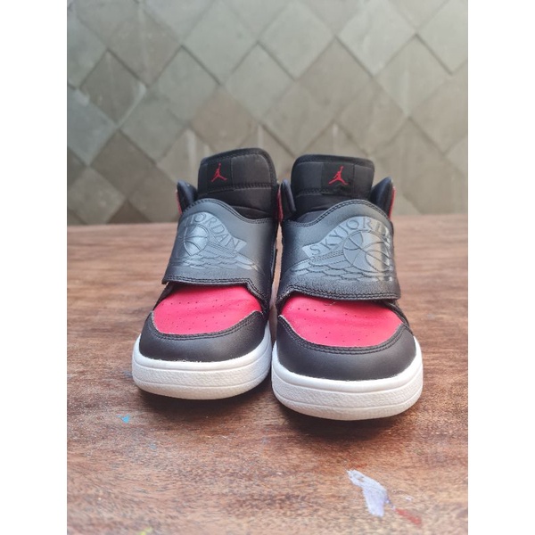 Preloved Nike Air Jordan 1 Wings Bred Toe (Original 100%)