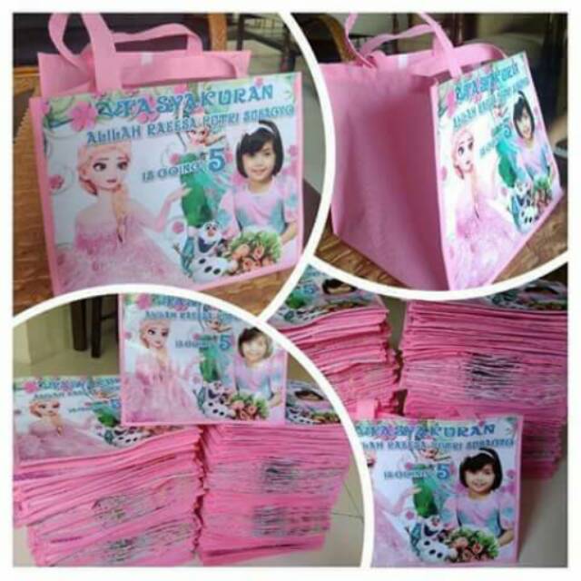 

Tas ultah ukuran 25*15*20