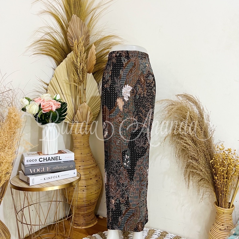 Rok Batik Plisket Fit S - JUMBO All Size-Selena Milo