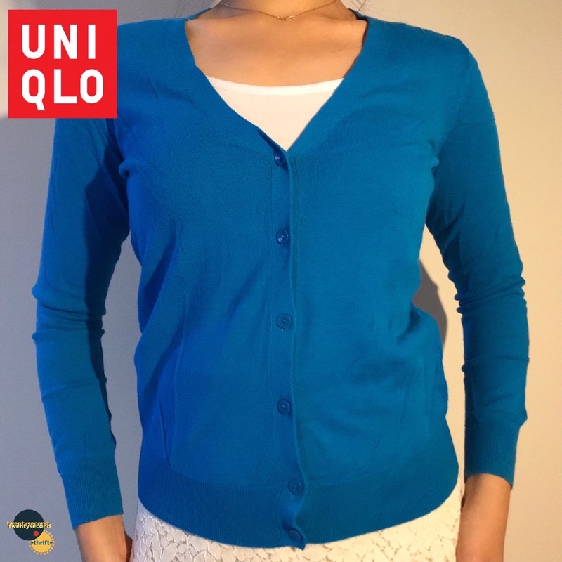 Cardigan biru wanita UNIQLO