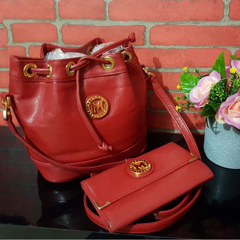 Preloved Tas dan dompet Metrocity sling merah