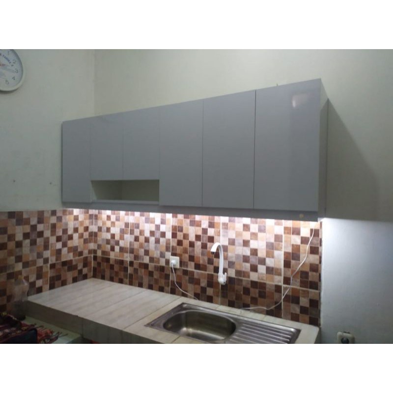 lemari gantung custom