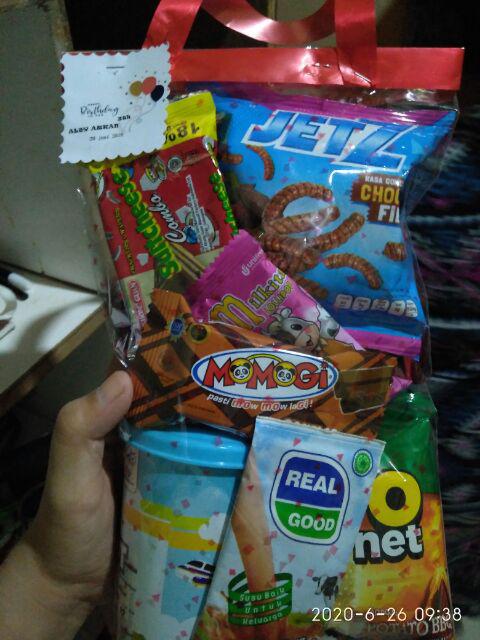 Parcel Snack Murah + Botol Minum Kemasan Cantik Ulang Tahun