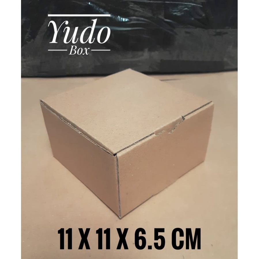 

Kardus karton uk. 11 x 11 x 6,5 cm...die cut box kotak Souvenir -dll