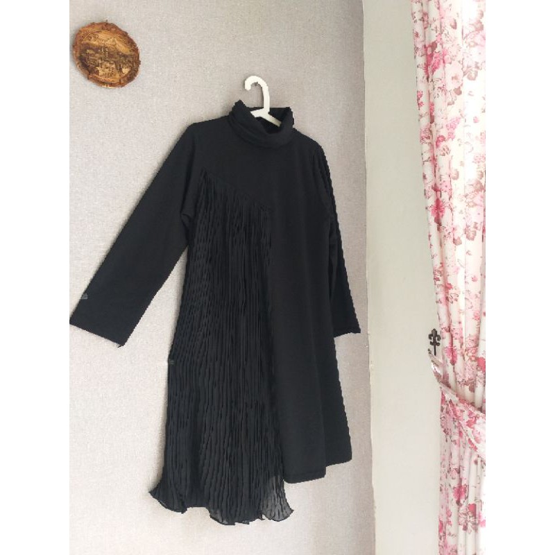 Preloved Tunik Plisket Atasan Sweater No Brand Wearing Klamby