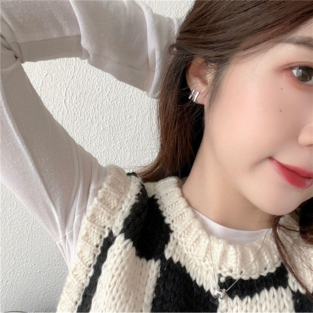 Needway Huruf H Anting Untuk Wanita Minimalis Huruf Geometris Hadiah Pesta Temperamen Gadis Bulat Telinga Gesper