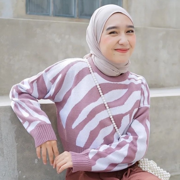 MVP - Sweater Rajut Tebal - Arabel Zebra Crop Sweater