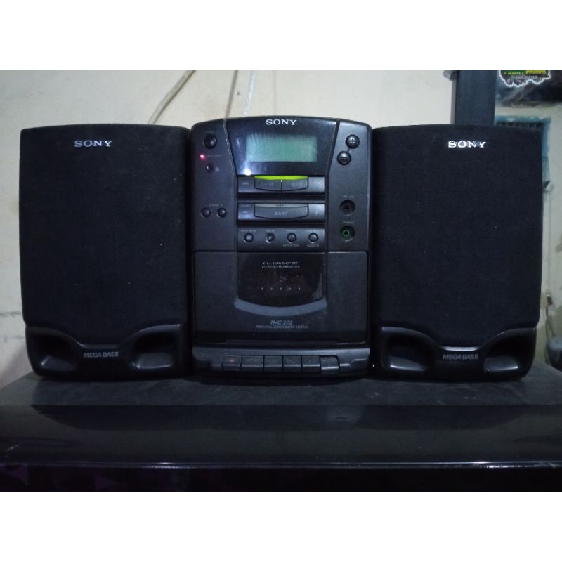 mini compo sony lawas, udah PASANG BLUETOOTH. radio on, tipe off, dvd off.