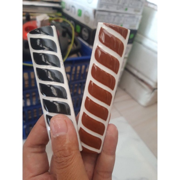 bonbon / kuku macan keramik 2 warna 10cm