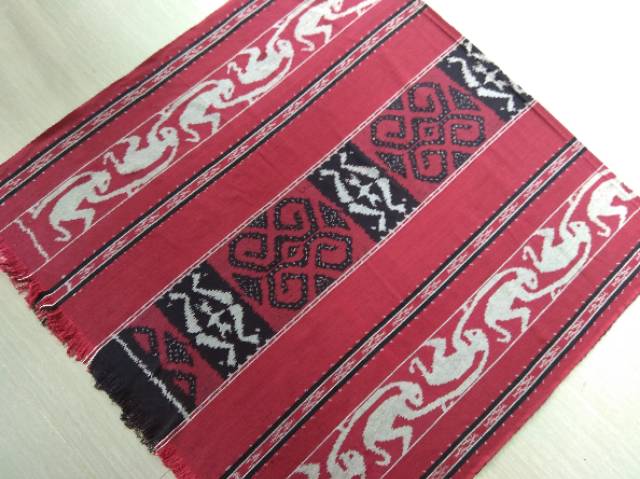 *TENUN BLANGKET  KELINCI :*orderr 2 pcs Free kain tenun Ikat kepala 1 pcs Ramdom